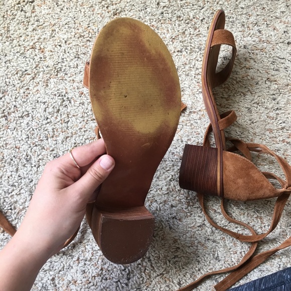 STEVE MADDEN LACEUP HEELS - Picture 4 of 4